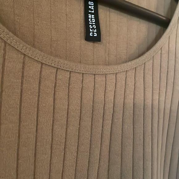 Design lab cropped top - Picture 2 of 5